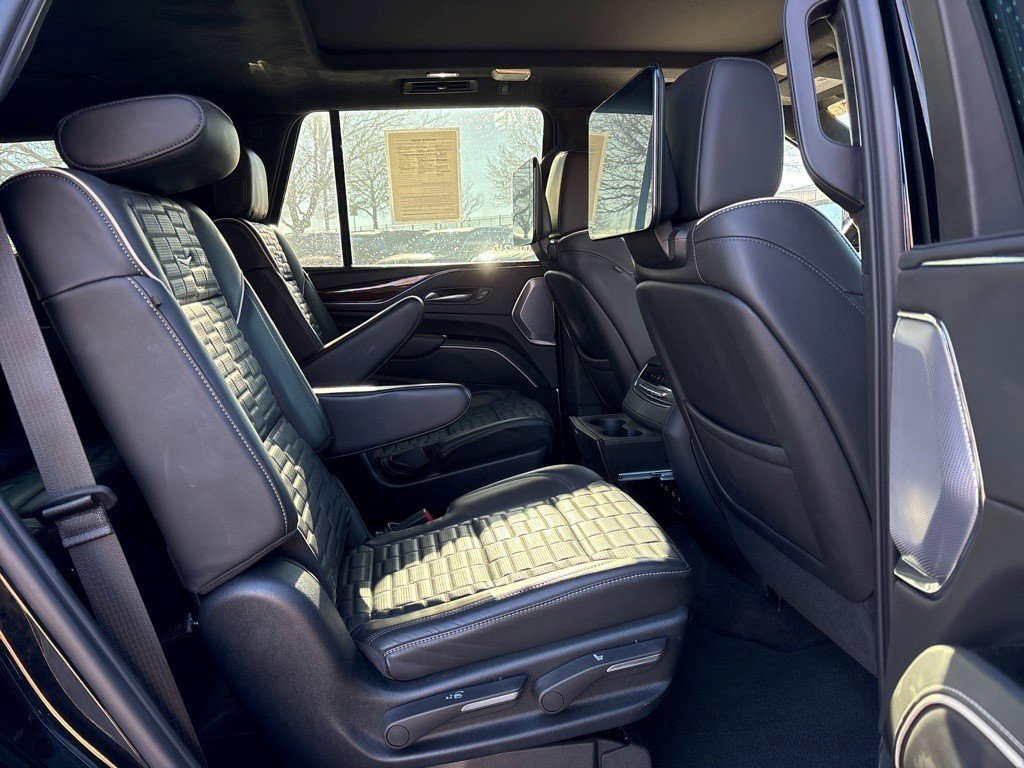 Certified 2023 Cadillac Escalade Premium Luxury Platinum image 18