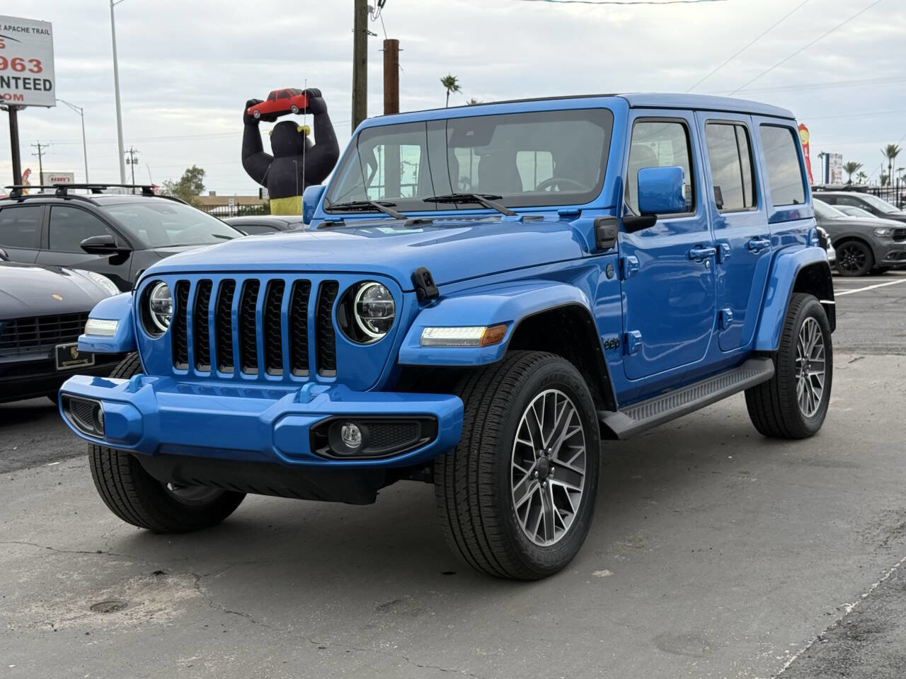 Used 2022 Jeep Wrangler Unlimited Sahara image 4