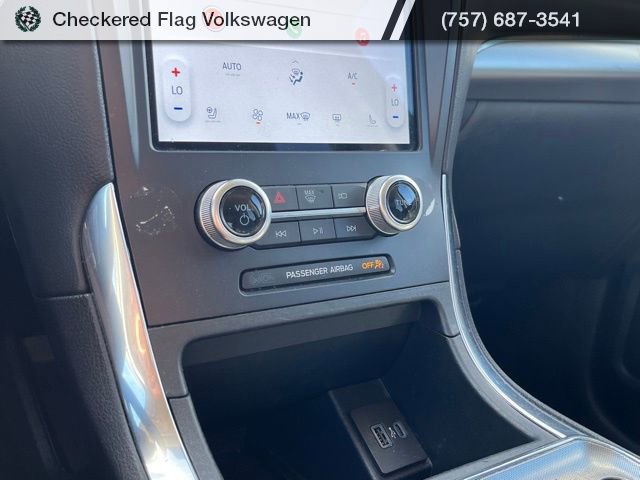 Used 2024 Ford Edge Titanium image 44