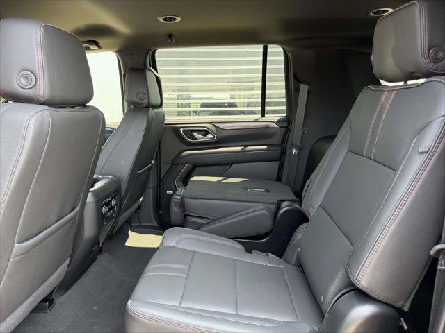 Used 2024 Chevrolet Suburban RST w/ Luxury Package AWD/4WD image 15