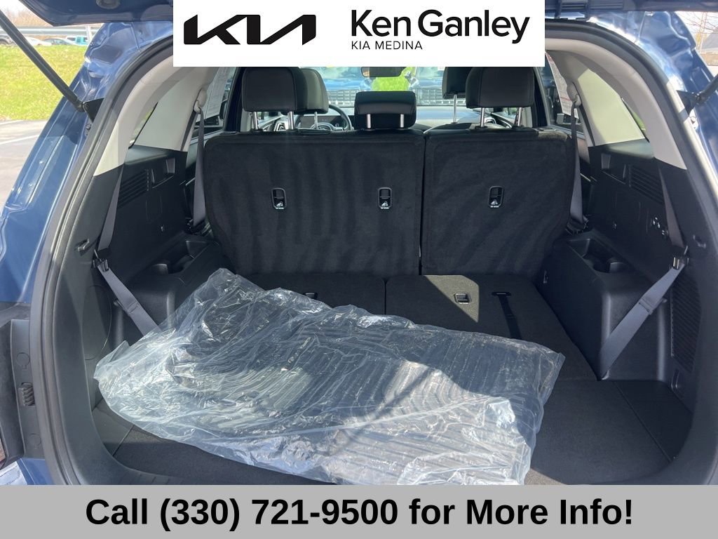 Certified 2025 Kia Sorento S w/ Panoramic Sunroof Package image 51