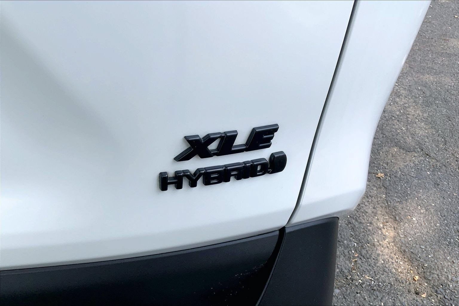 Used 2024 Toyota RAV4 XLE Premium w/ Weather Package AWD/4WD image 8