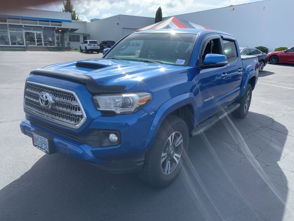 Used 2016 Toyota Tacoma TRD Sport w/ Exterior Package RWD image 1