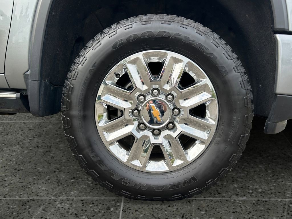 Used 2024 Chevrolet Silverado 2500 High Country w/ High Country Premium Package image 9