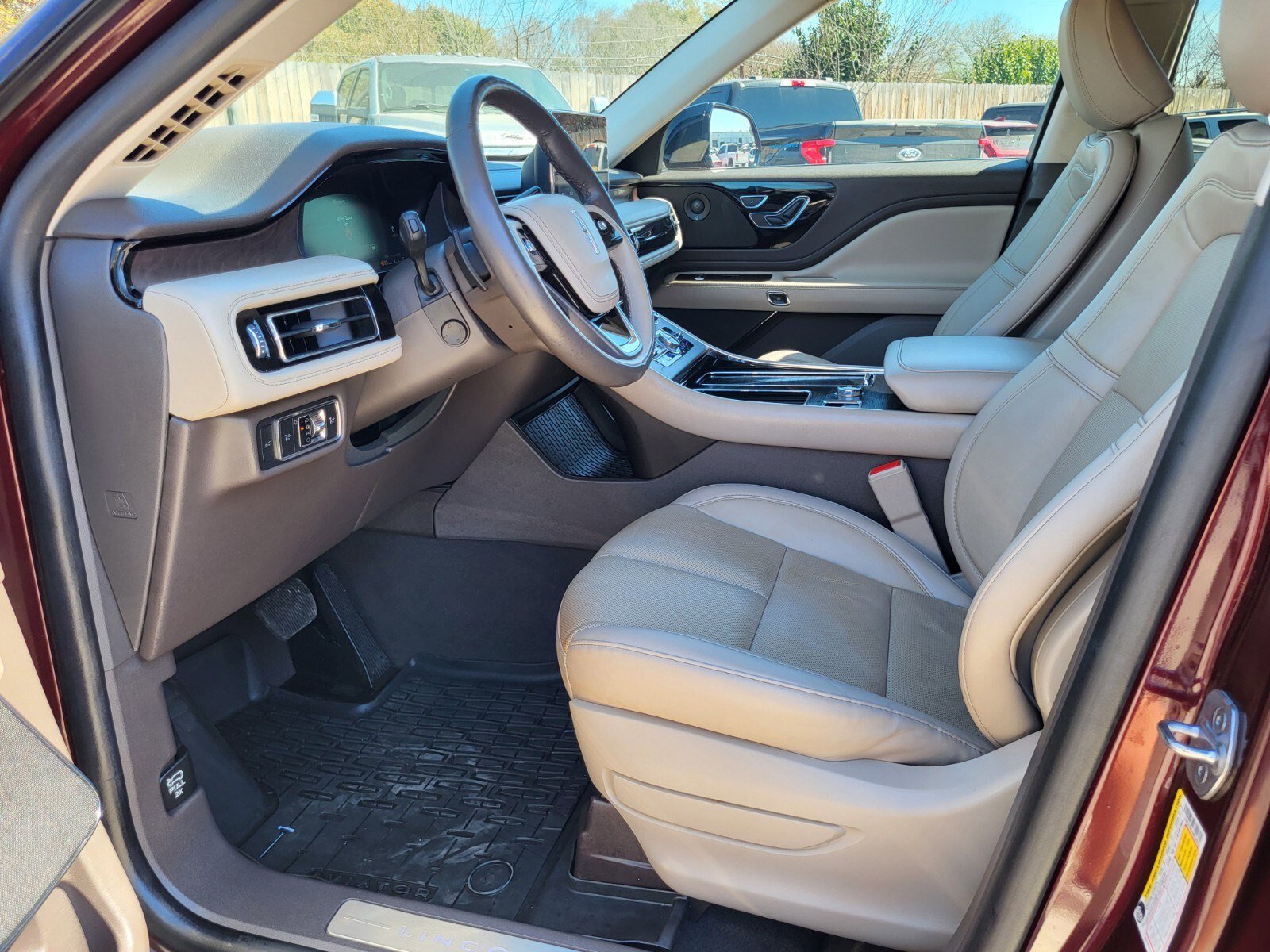 Used 2022 Lincoln Aviator Reserve w/ Equipment Group 201A image 18