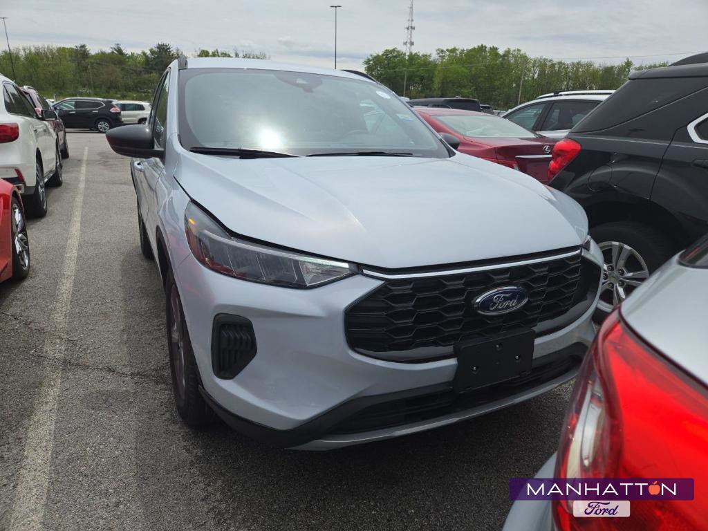 Used 2026 Ford Escape ST-Line AWD/4WD image 1