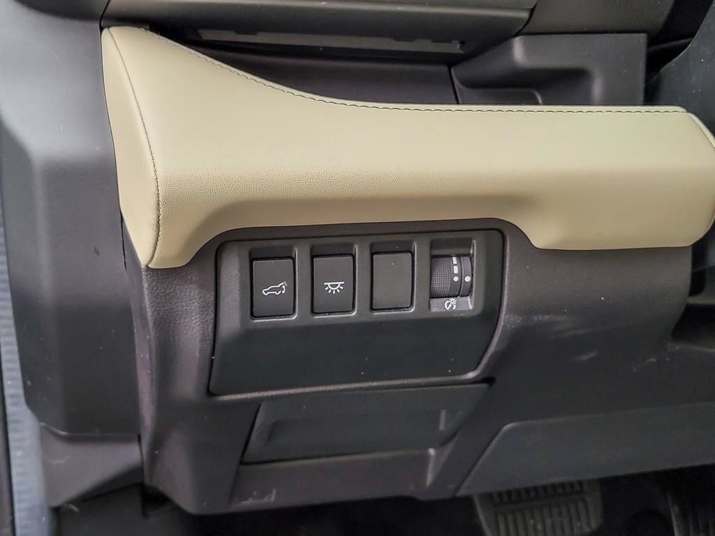 Used 2023 Subaru Ascent Limited w/ Technology Package AWD/4WD image 16