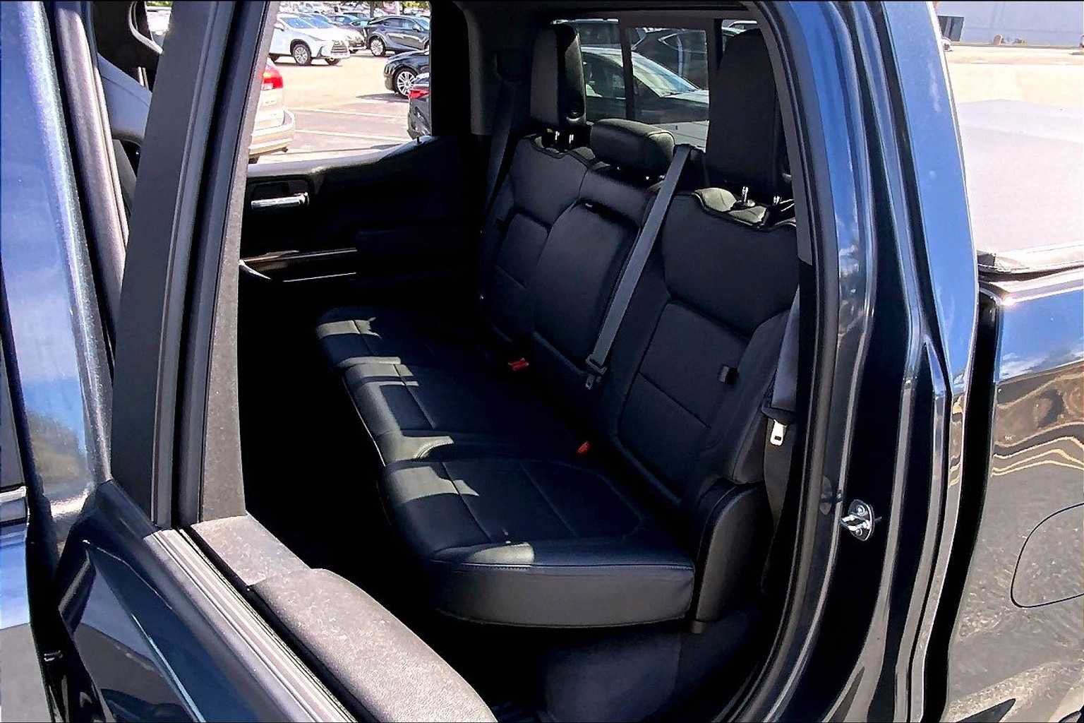 Used 2021 Chevrolet Silverado 1500 LT Trail Boss w/ Convenience Package II AWD/4WD image 21