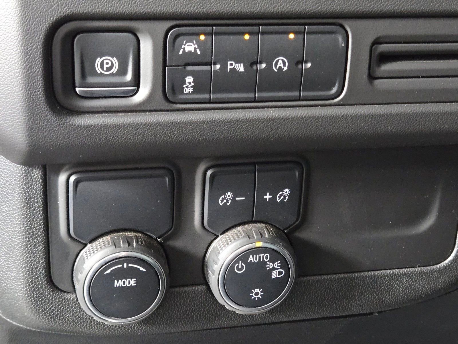 Used 2024 Chevrolet Suburban LT RWD image 22