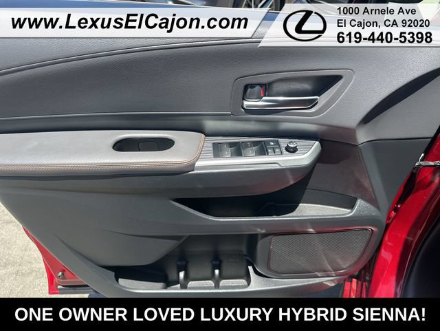Used 2021 Toyota Sienna XSE w/ XSE Plus Package FWD image 7