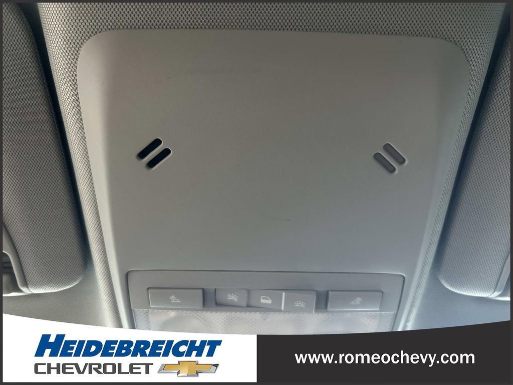 Used 2022 Chevrolet Trax LT w/ LT Convenience Package image 25