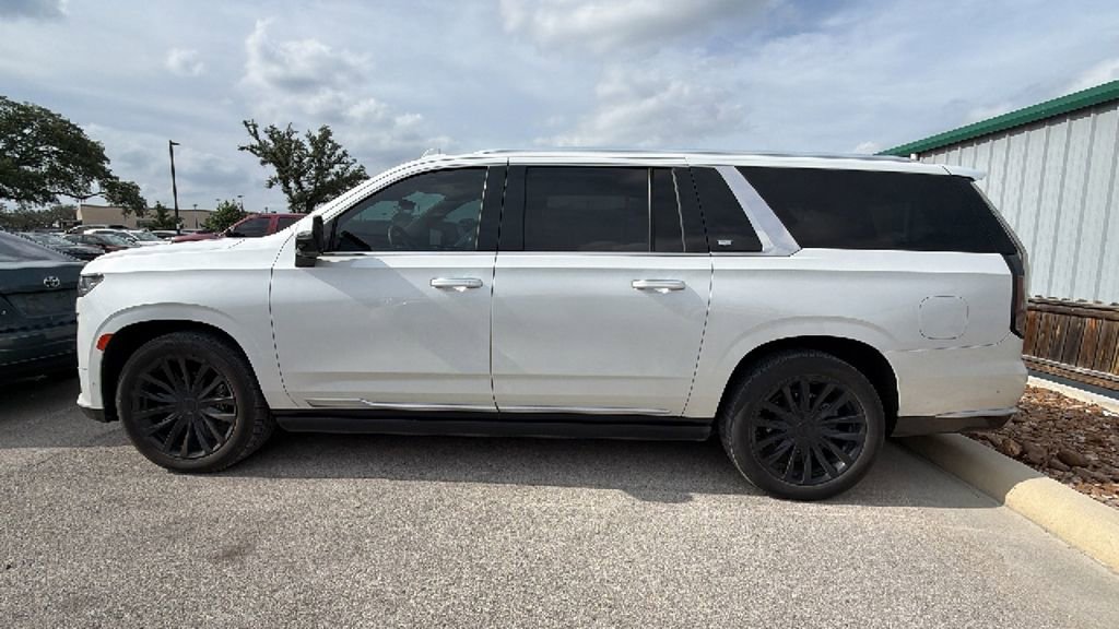 Used 2023 Cadillac Escalade ESV Premium Luxury w/ Performance Package AWD/4WD image 7