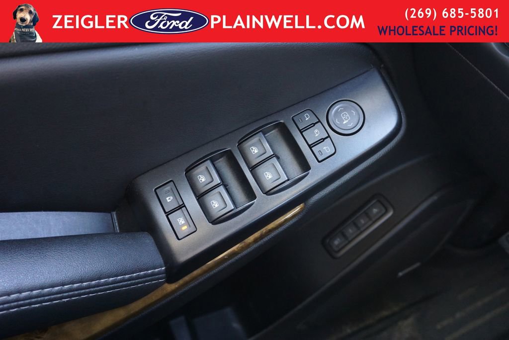 Used 2017 GMC Yukon XL Denali w/ Open Road Package AWD/4WD image 37