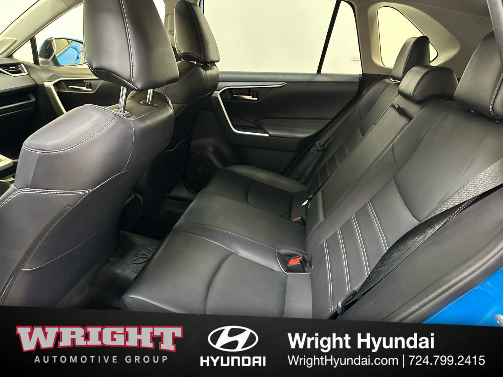 Used 2021 Toyota RAV4 XLE Premium image 13