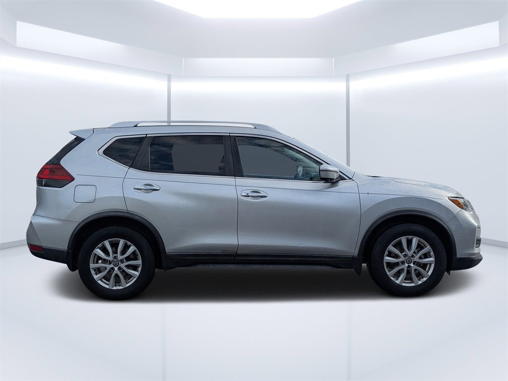 Used 2018 Nissan Rogue SV w/ Premium Package image 2