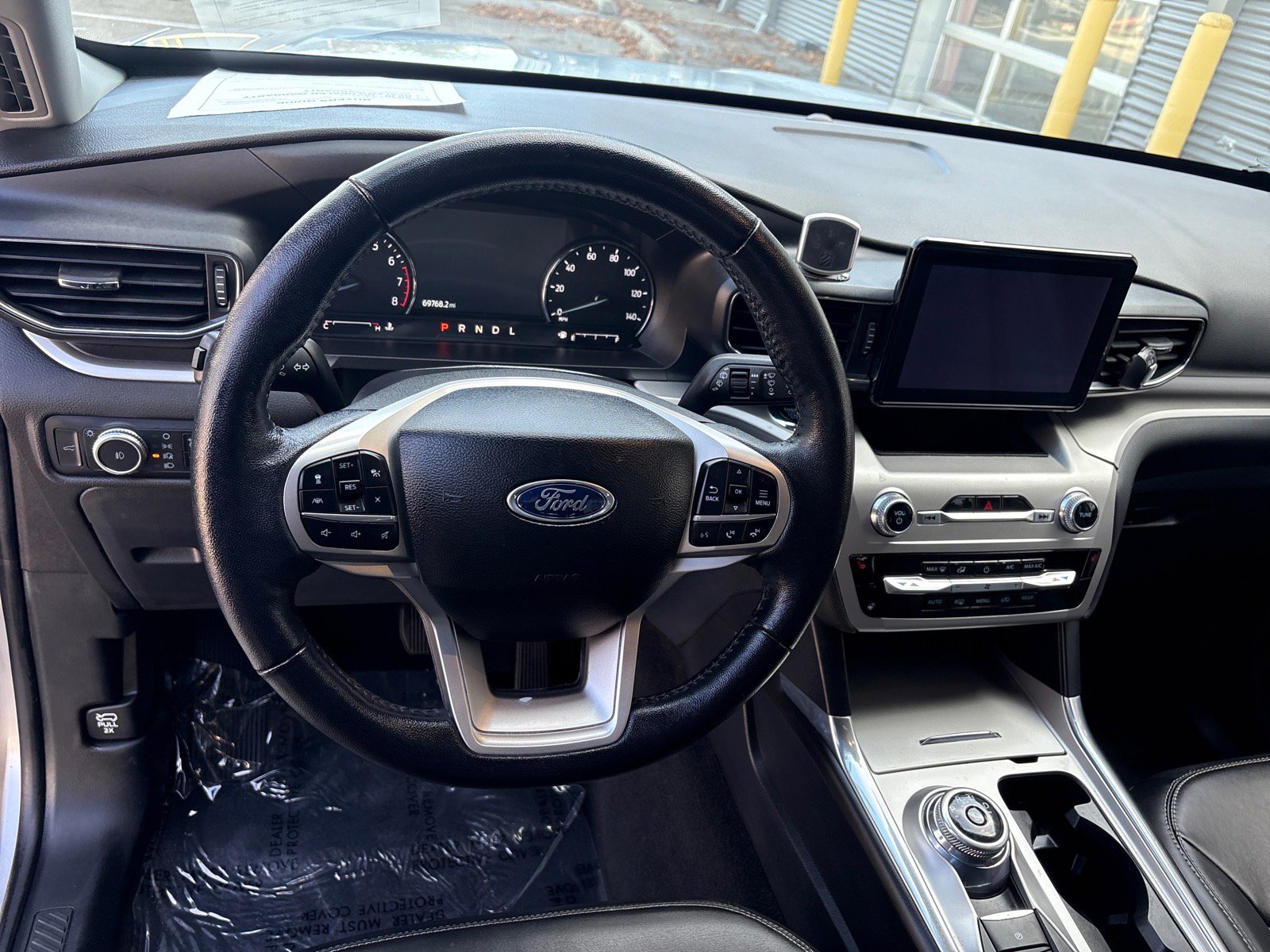 Used 2022 Ford Explorer XLT w/ Equipment Group 202A image 14