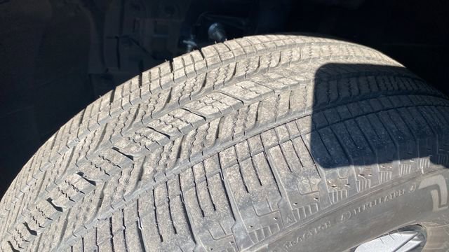 Used 2023 Nissan Rogue S image 28