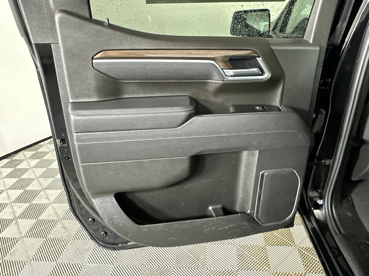 Used 2026 Chevrolet Silverado 1500 LT AWD/4WD image 24