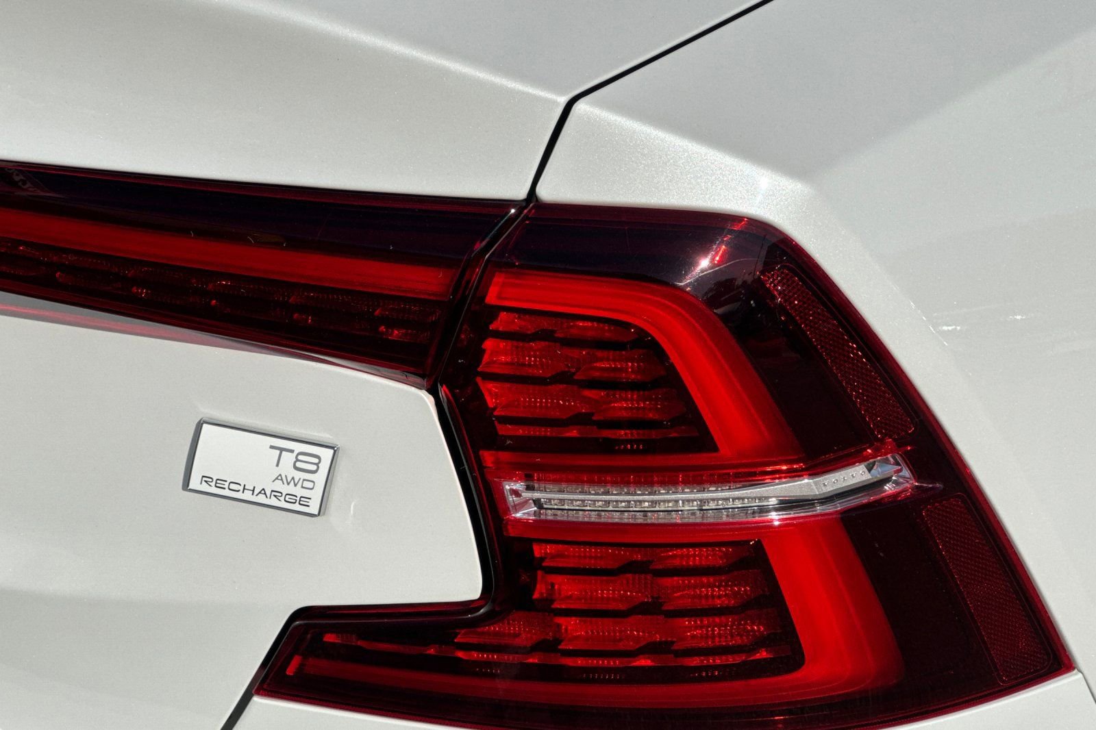 Used 2023 Volvo S60 T8 Plus w/ Climate Package image 33