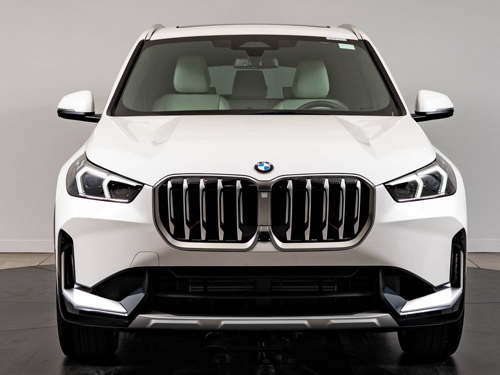New 2026 BMW X1 xDrive28i w/ Technology Package AWD/4WD image 2