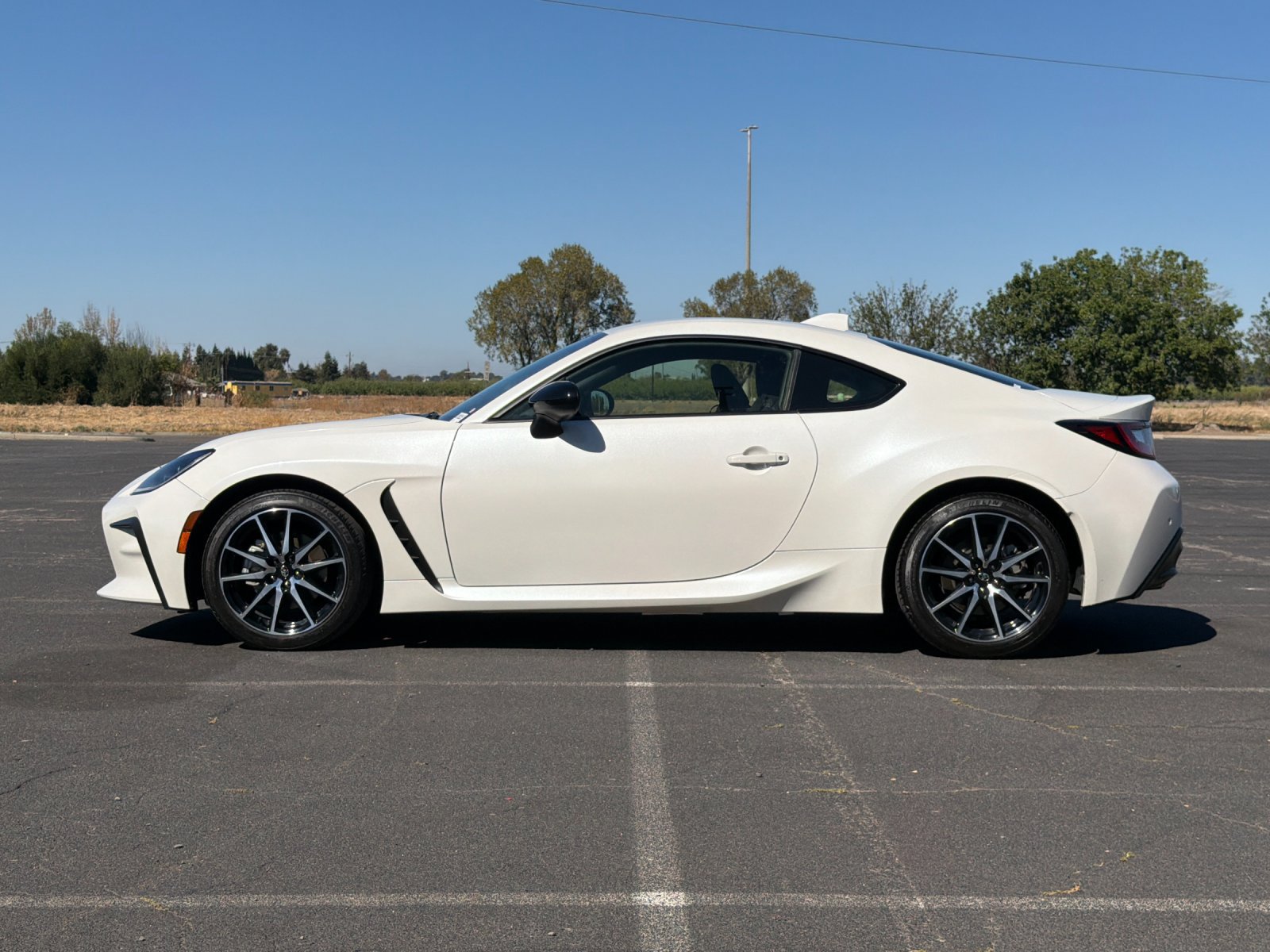 Used 2025 Toyota GR86 w/ ALL Weather Mat Package (TMS) RWD image 7