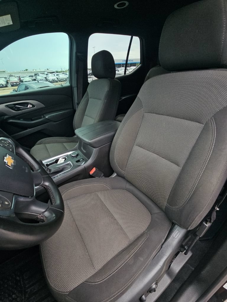 Used 2023 Chevrolet Traverse LT FWD image 19