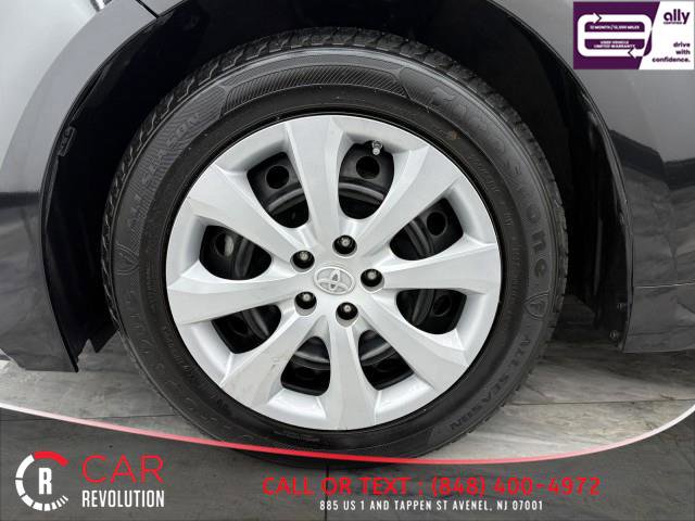 Used 2022 Toyota Corolla LE image 12