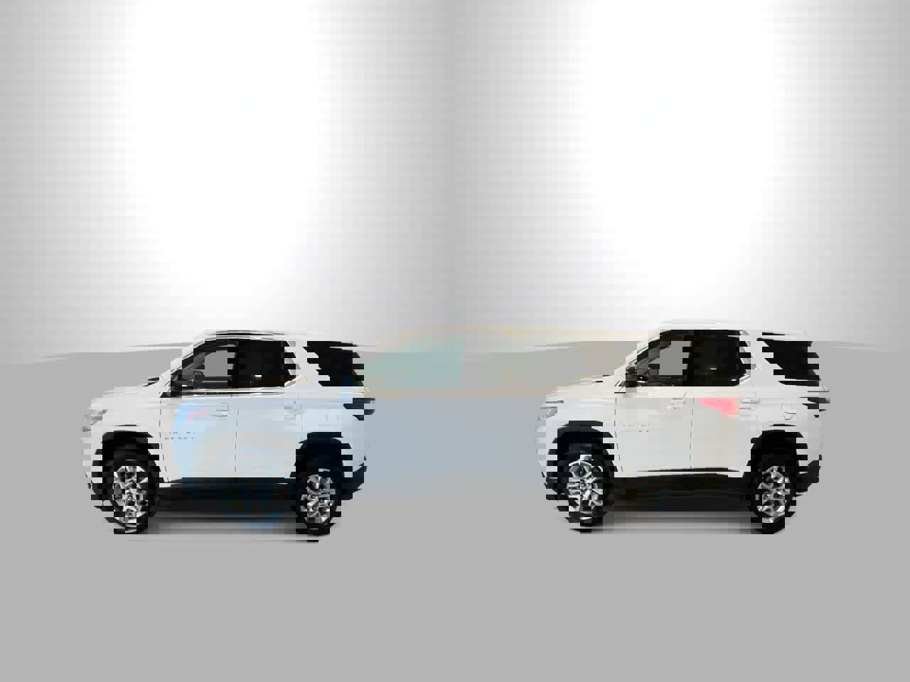 Used 2021 Chevrolet Traverse LS image 5