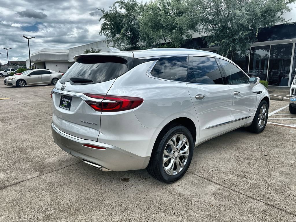 Used 2018 Buick Enclave Avenir w/ Avenir Technology Package FWD image 11