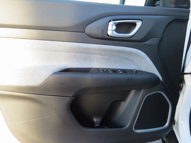 New 2024 Jeep Compass Latitude image 19