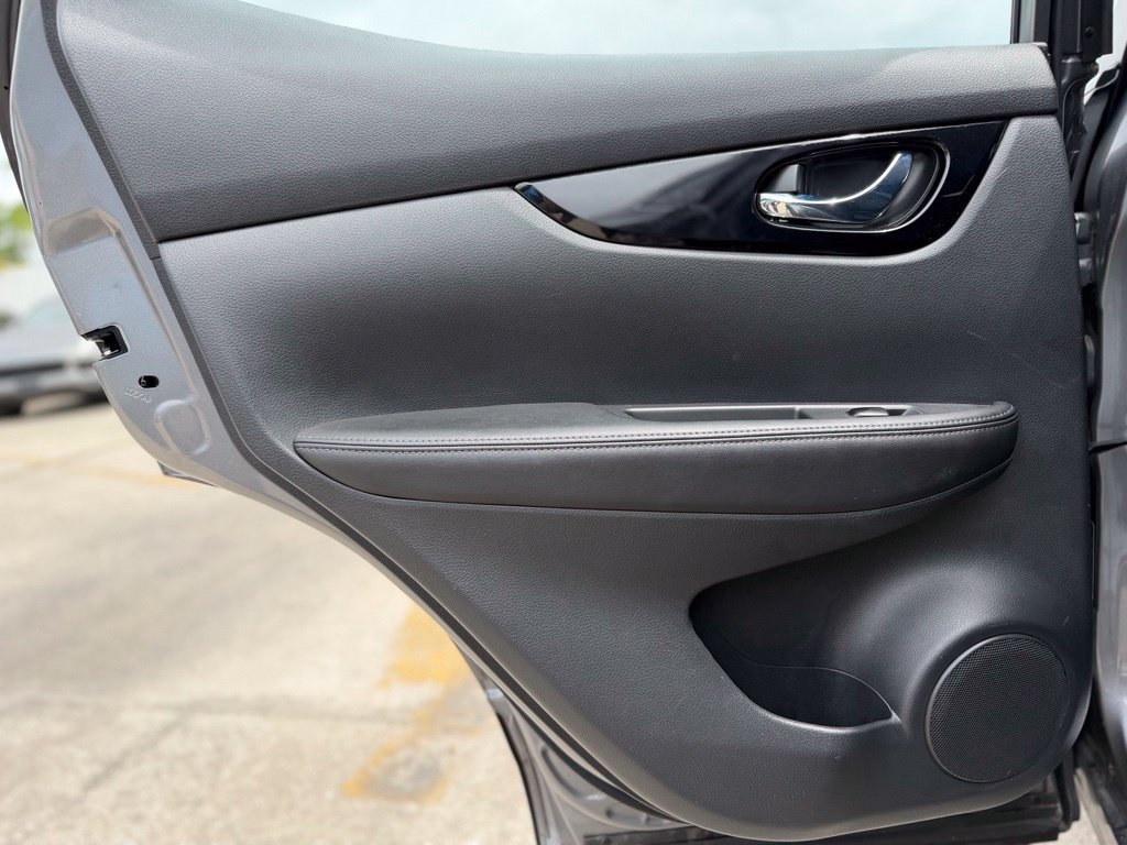Used 2021 Nissan Rogue Sport SV AWD/4WD image 20