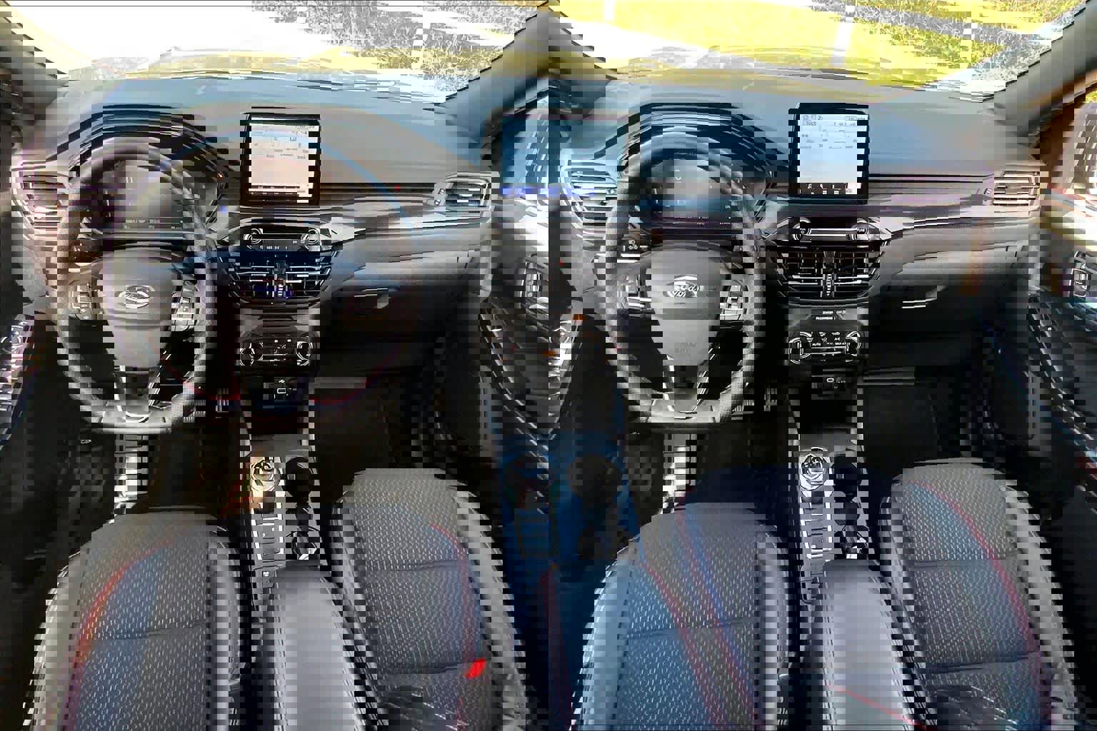 Used 2025 Ford Escape ST-Line image 14