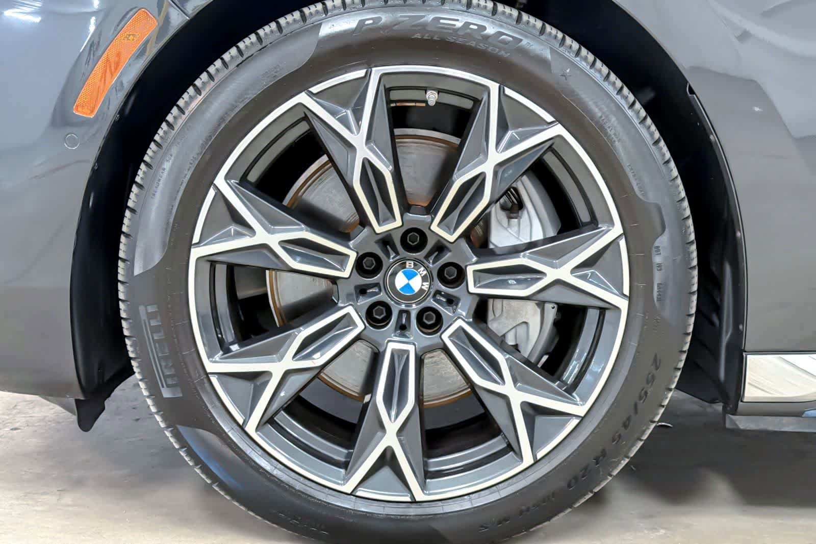 Used 2023 BMW i7 xDrive60 AWD/4WD image 26