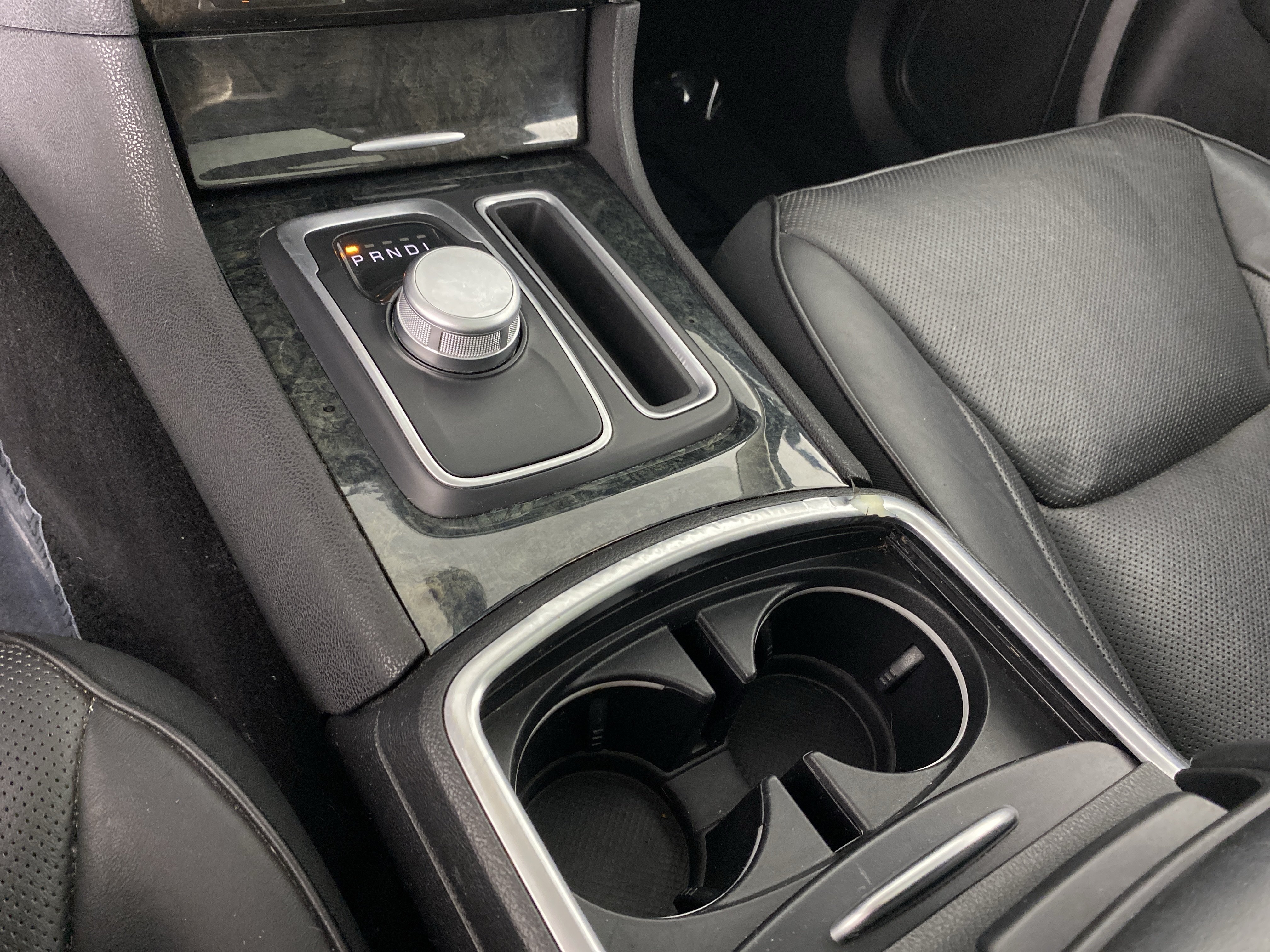 Used 2019 Chrysler 300 Limited RWD image 38