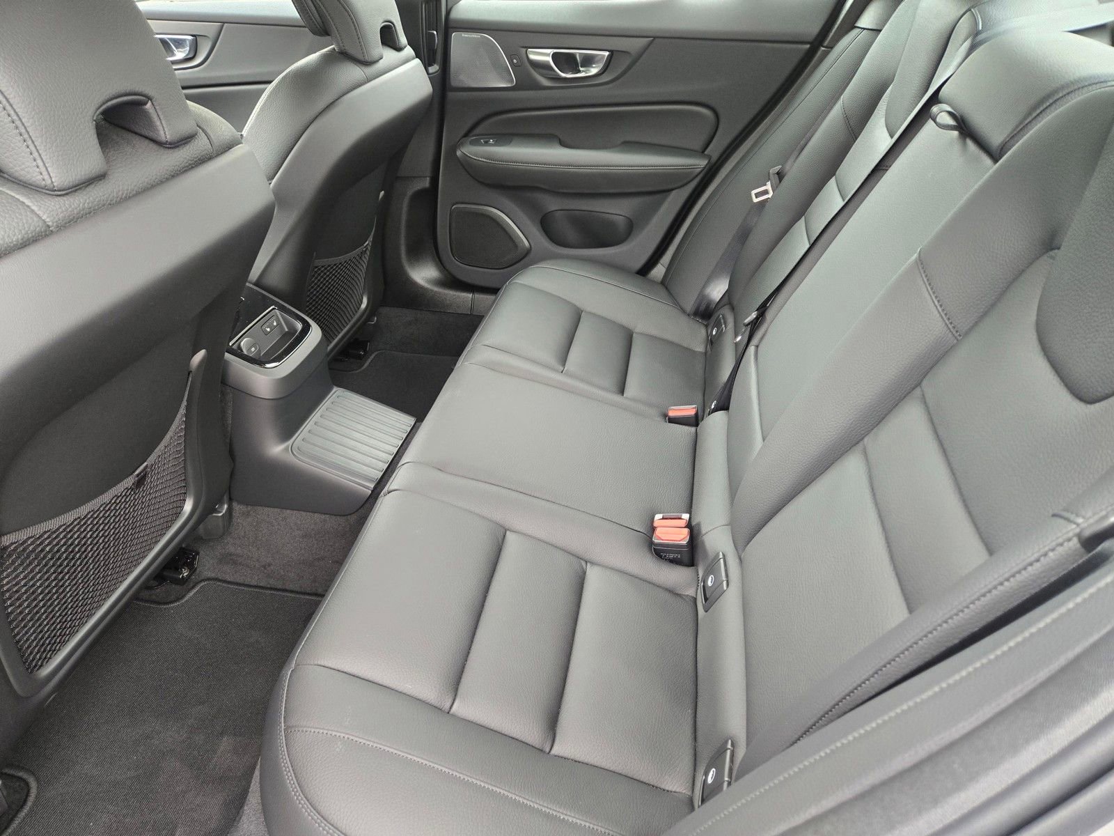 Certified 2025 Volvo S60 T8 Plus AWD/4WD image 15