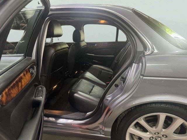 Used 2008 Jaguar XJ8 RWD image 28