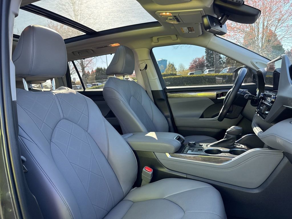 Used 2022 Toyota Highlander Platinum image 26