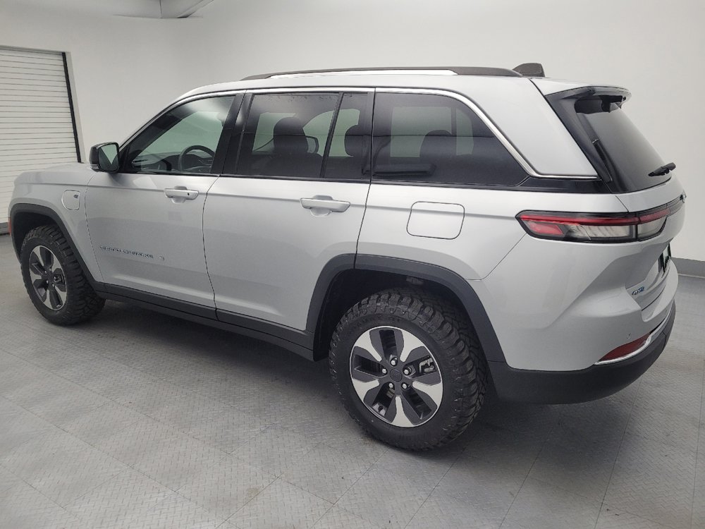 Used 2022 Jeep Grand Cherokee Limited 4xe w/ Luxury Tech Group II AWD/4WD image 3