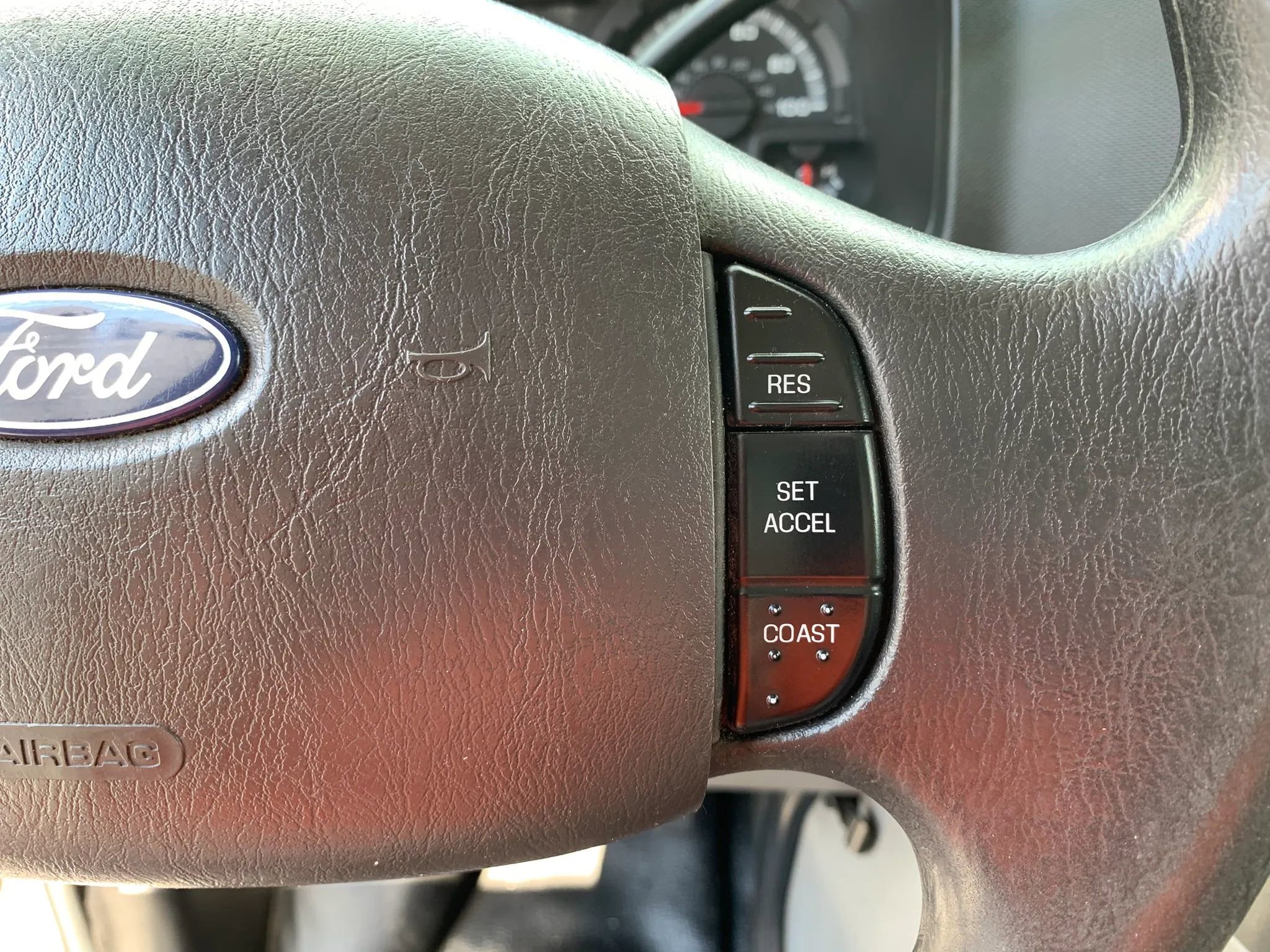 Used 2018 Ford E-350 and Econoline 350 Super Duty RWD image 12