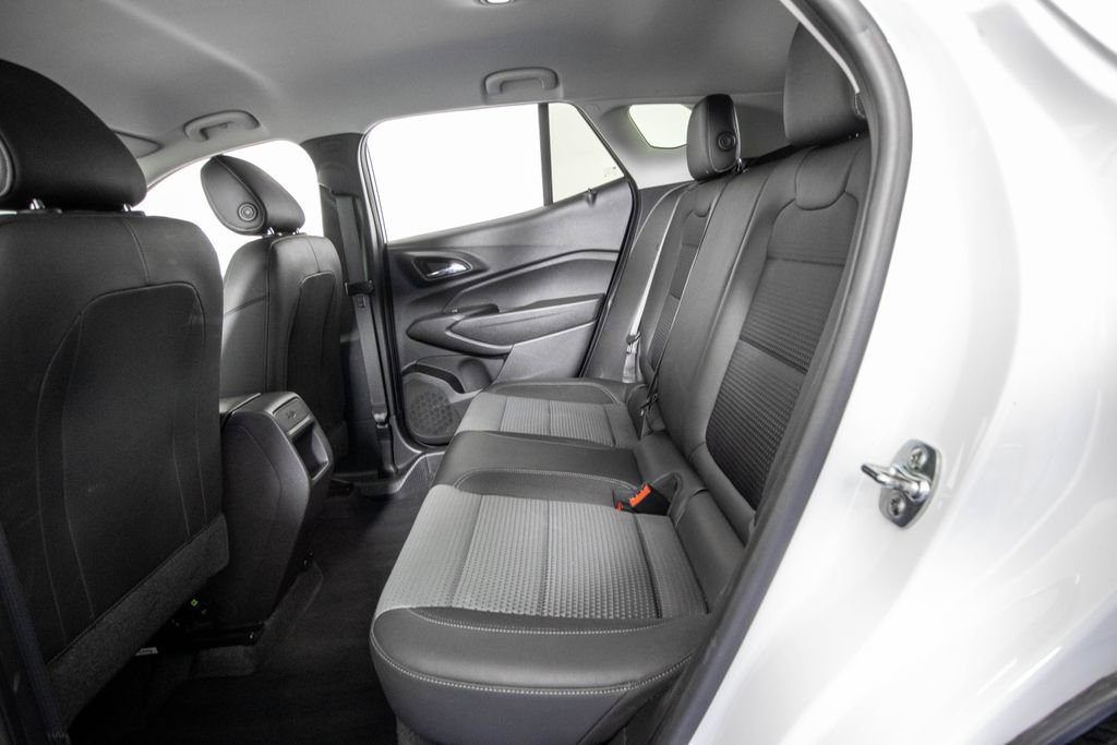 Used 2025 Chevrolet Trax LT image 11