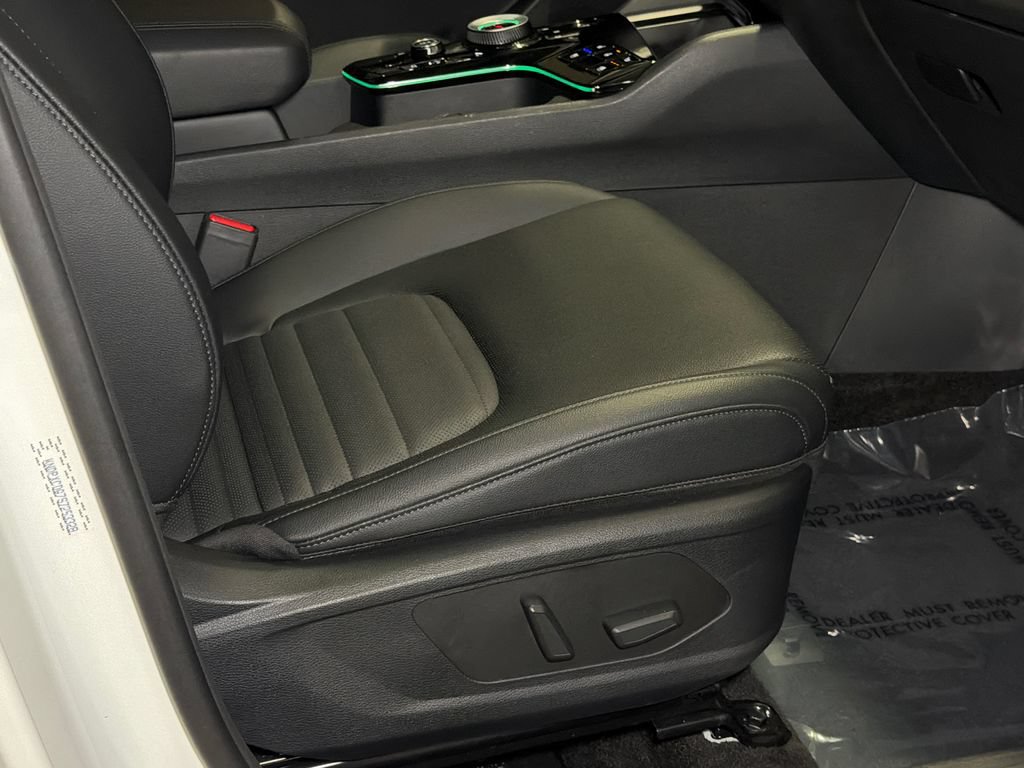 Certified 2025 Kia Sportage SX Prestige AWD/4WD image 14