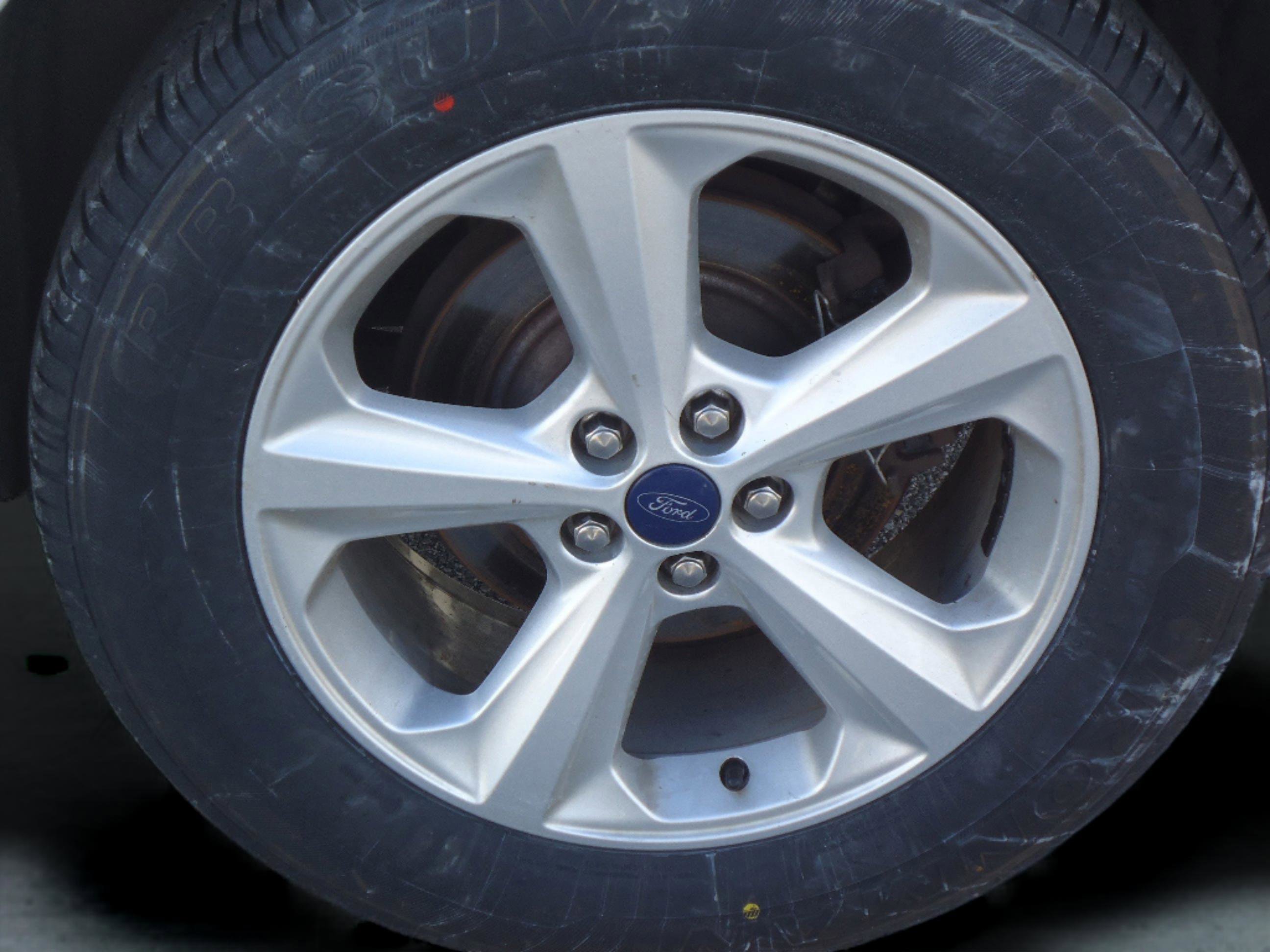 Used 2018 Ford Edge SE image 9