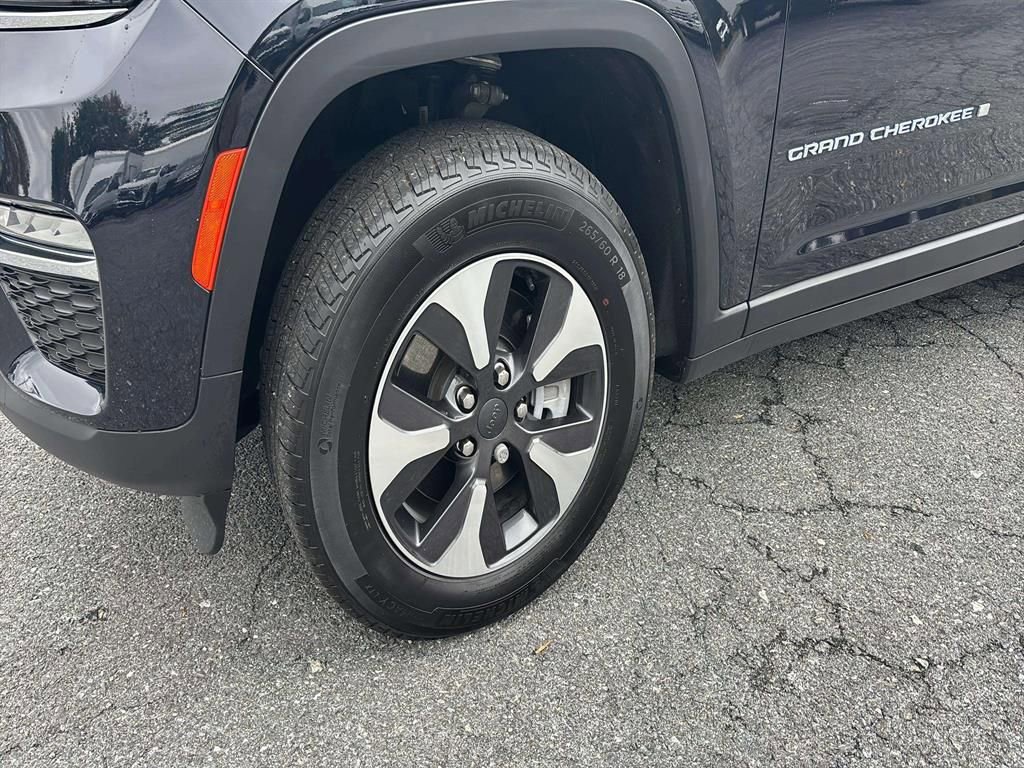 Used 2023 Jeep Grand Cherokee 4WD 4xe image 23