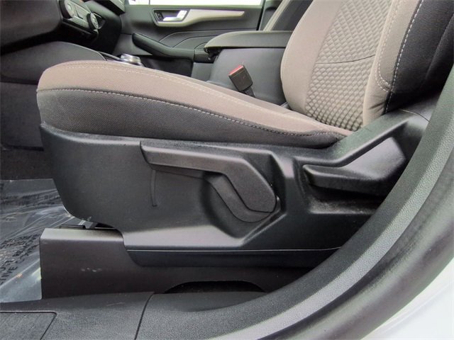 Used 2021 Ford Escape SE image 21