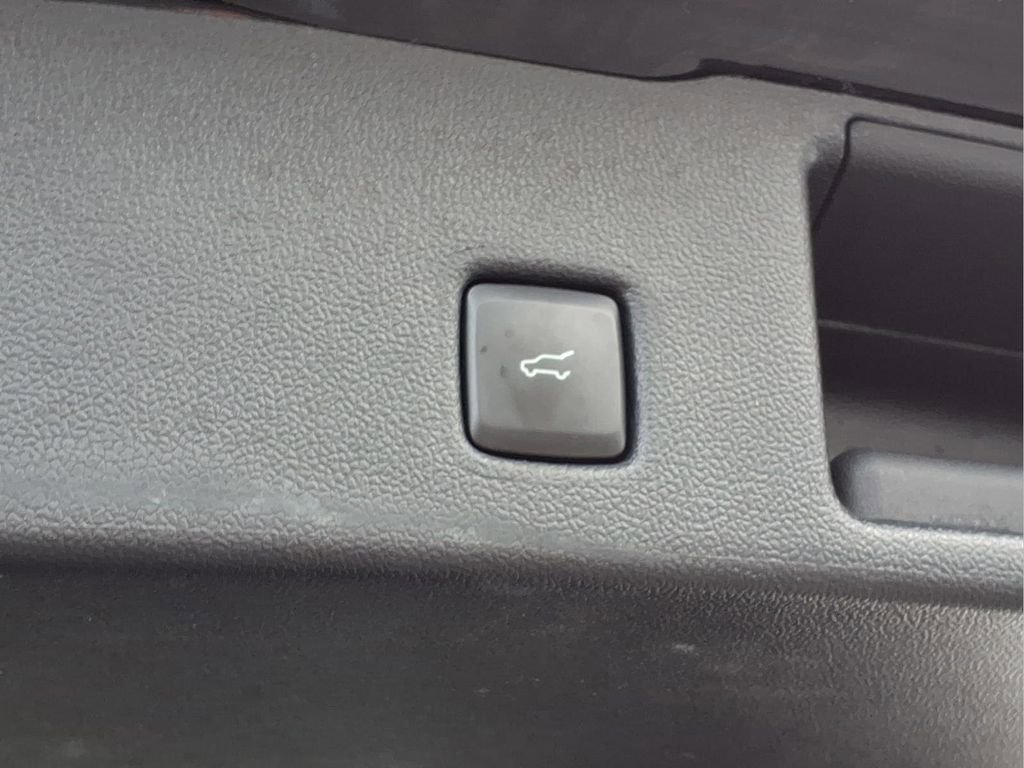Used 2024 Ford Escape ST-Line Elite w/ Premium Technology Package AWD/4WD image 31