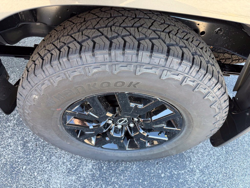 New 2027 Nissan Frontier SV w/ SV Convenience Package RWD image 6