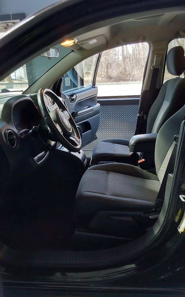 Used 2012 Jeep Compass Latitude image 14