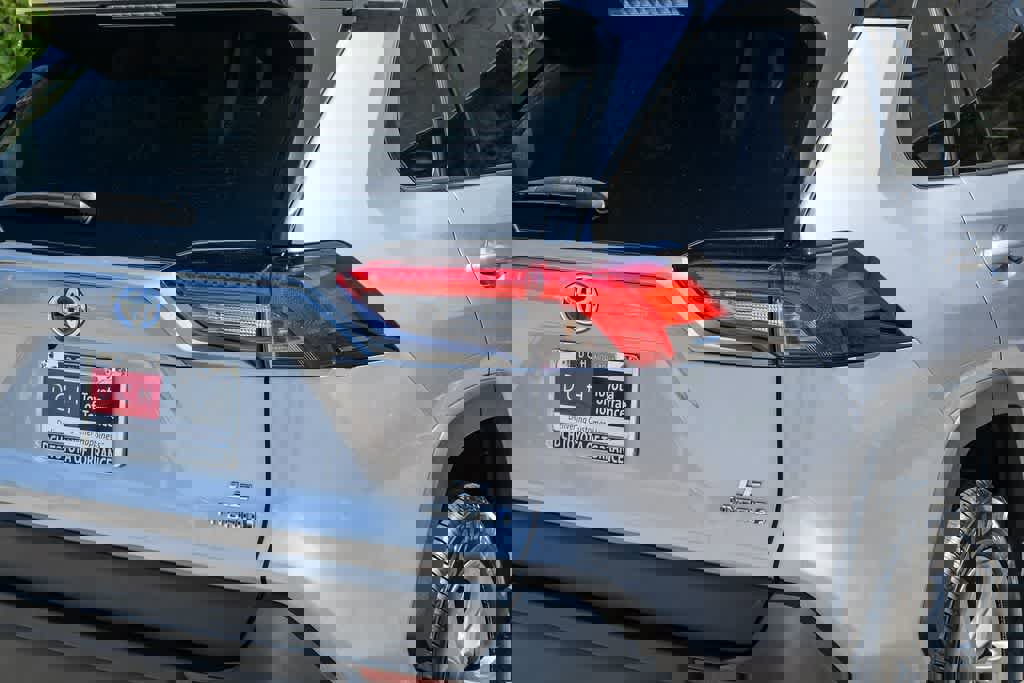 Used 2023 Toyota RAV4 LE image 9