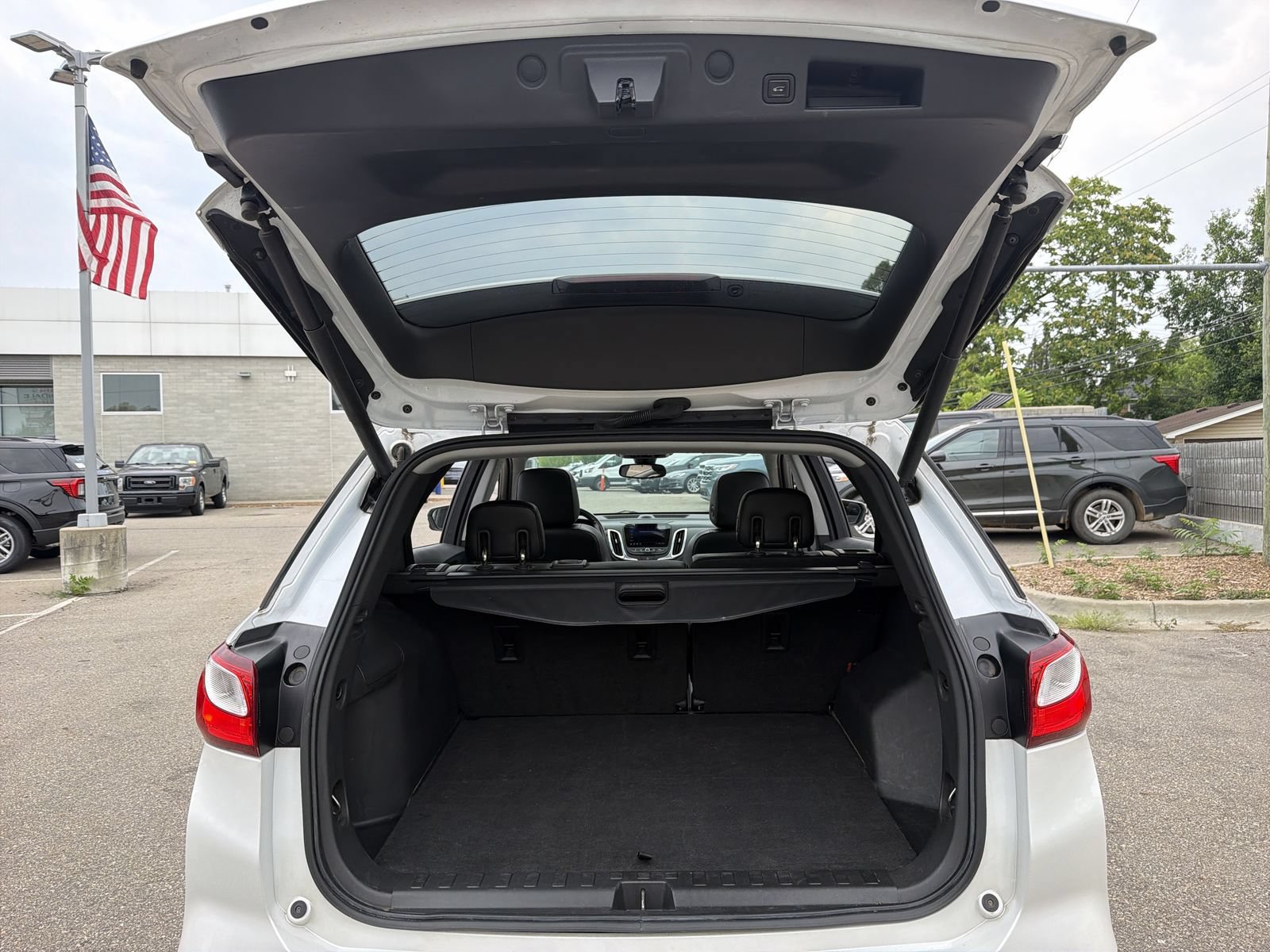 Used 2020 Chevrolet Equinox Premier AWD/4WD image 37