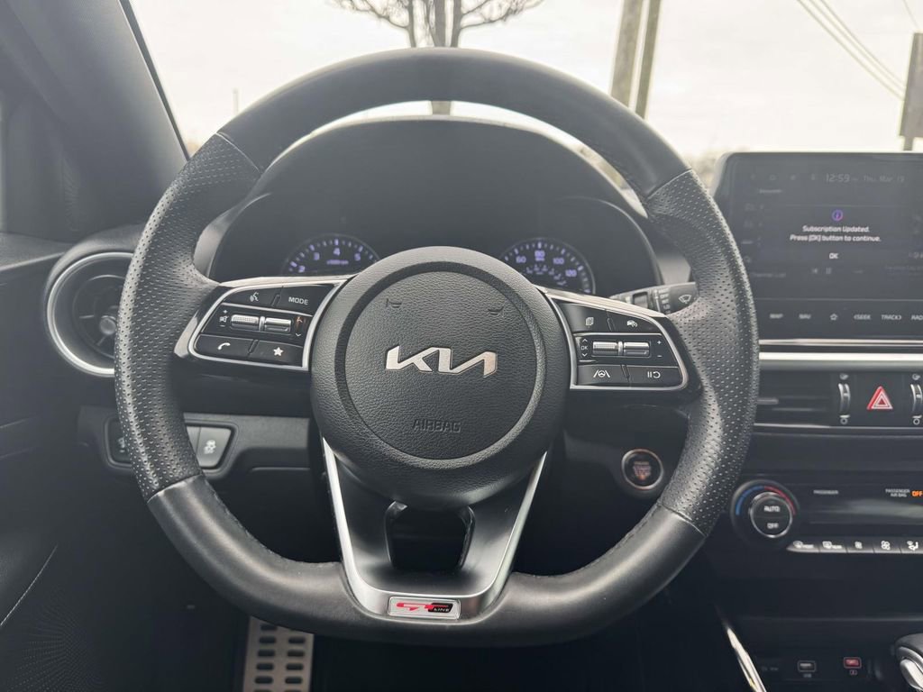 Used 2023 Kia Forte GT-Line image 12